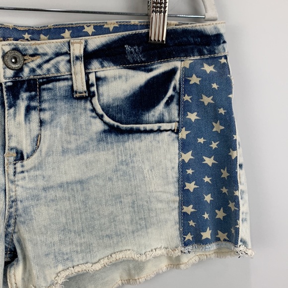 American Flag Low-Rise Cutoff Denim Shorts - Picture 3 of 6